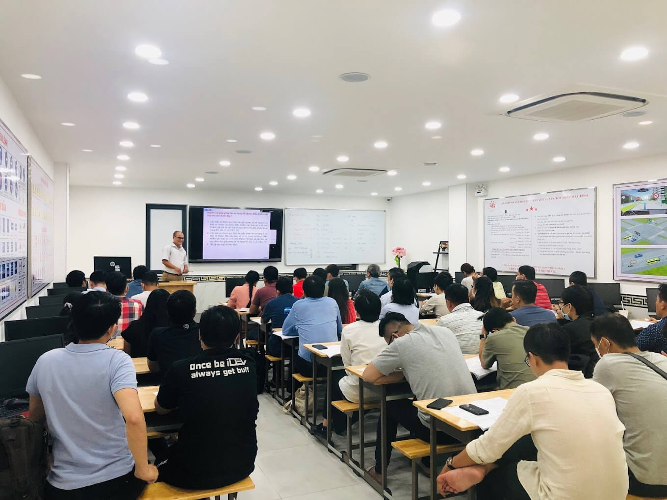 bằng lái xe b2 chạy được xe gì 2025 